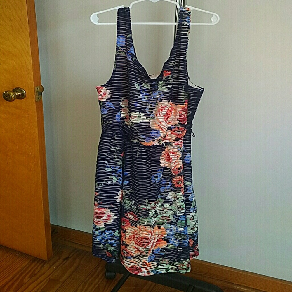 Trixxi dress
